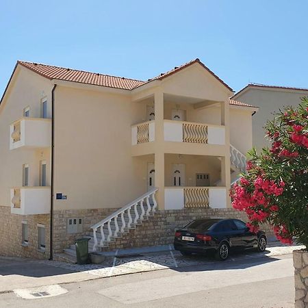 נובליה Apartments Mislav מראה חיצוני תמונה