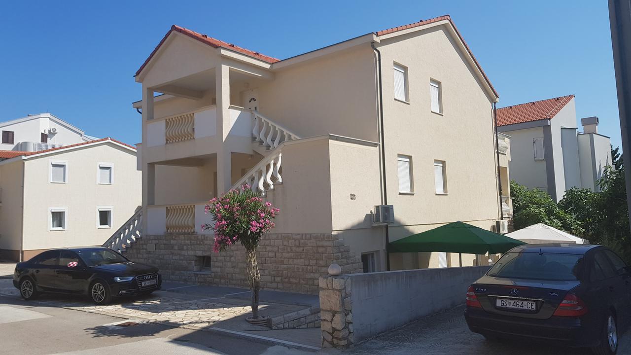 נובליה Apartments Mislav מראה חיצוני תמונה